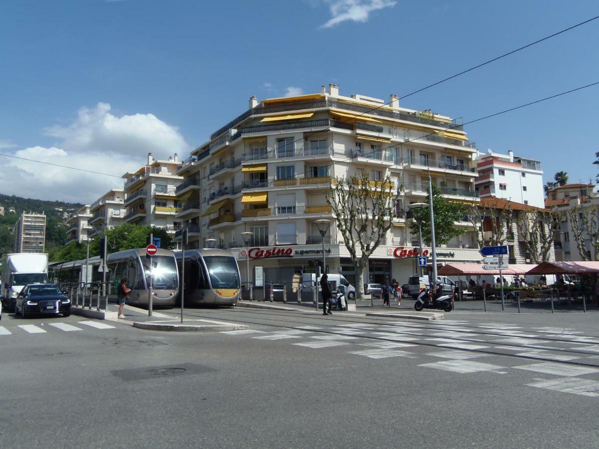 Apartamento Joli Studio Calme Avec Terrasse Niza Exterior foto